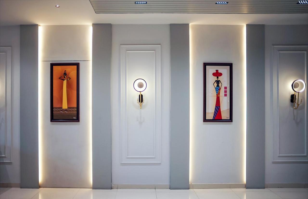 Hotel The Parker Inn By Kbnt Group Surate Exterior foto