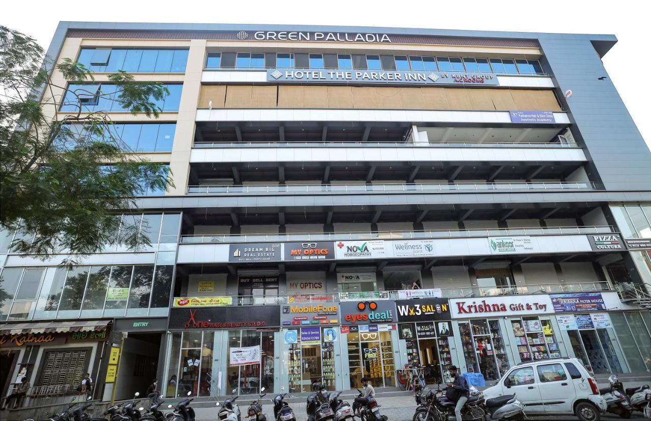 Hotel The Parker Inn By Kbnt Group Surate Exterior foto