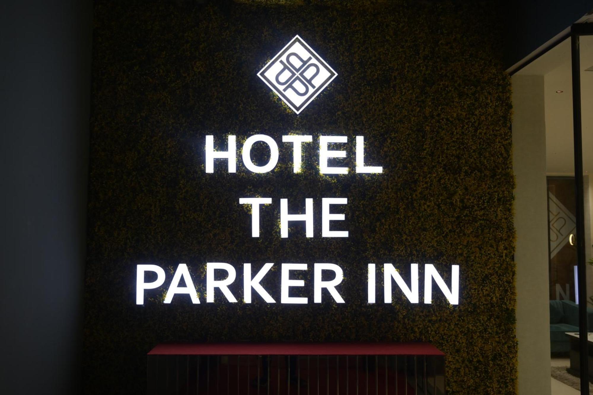 Hotel The Parker Inn By Kbnt Group Surate Exterior foto