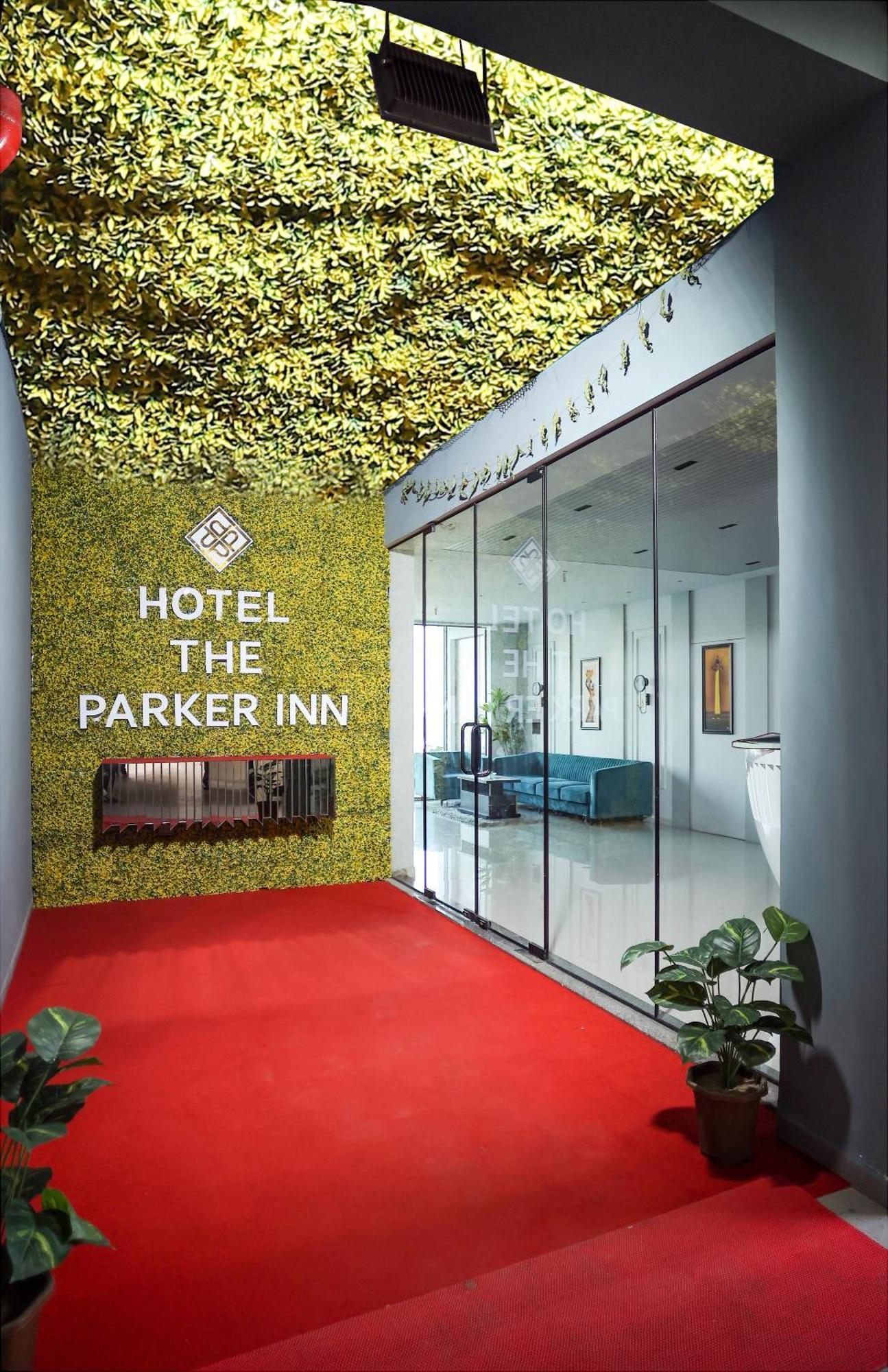 Hotel The Parker Inn By Kbnt Group Surate Exterior foto